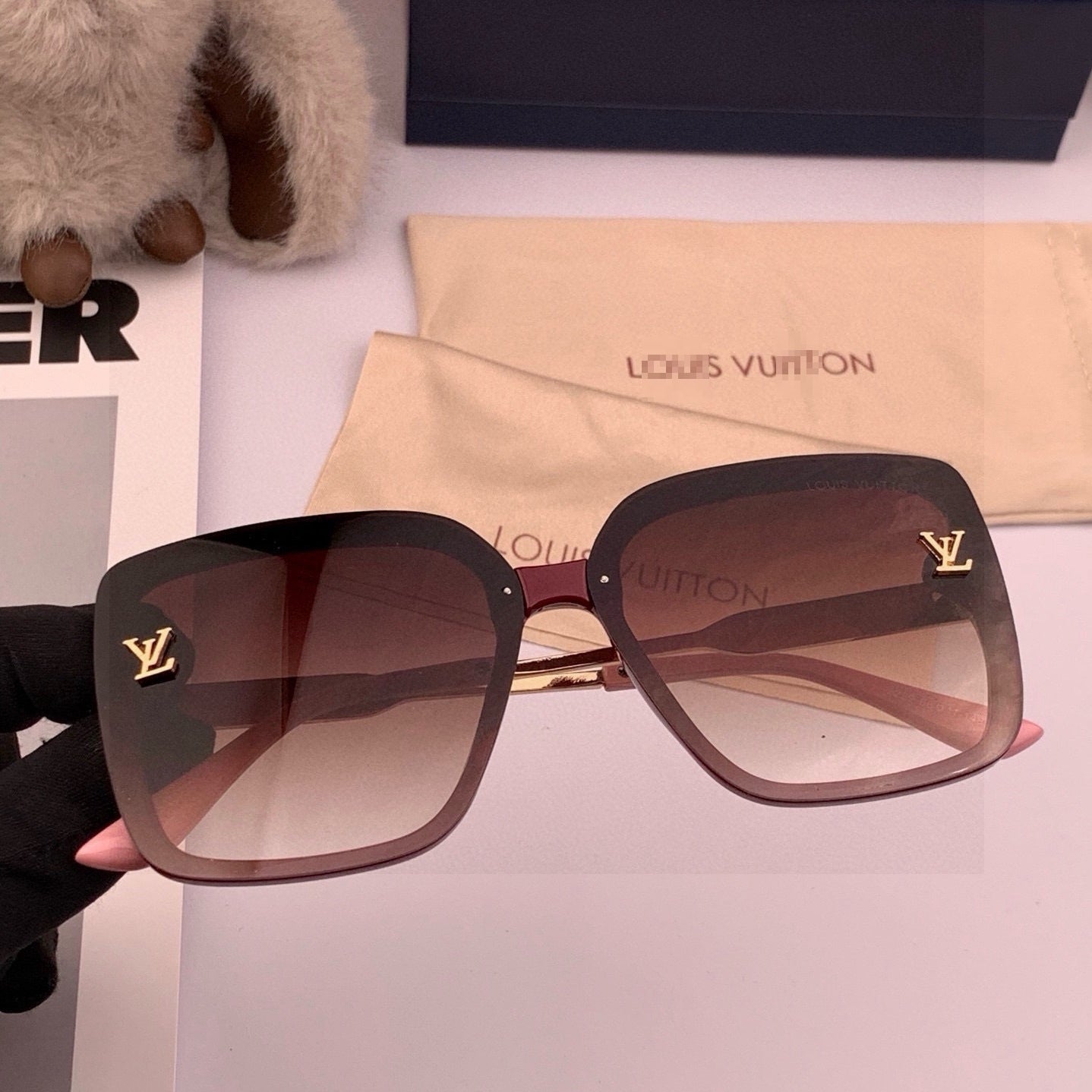 Louis Vuitton Rimless Sunglasses – Gradient Pink-Brown | Lightweight Luxury Eyewear
