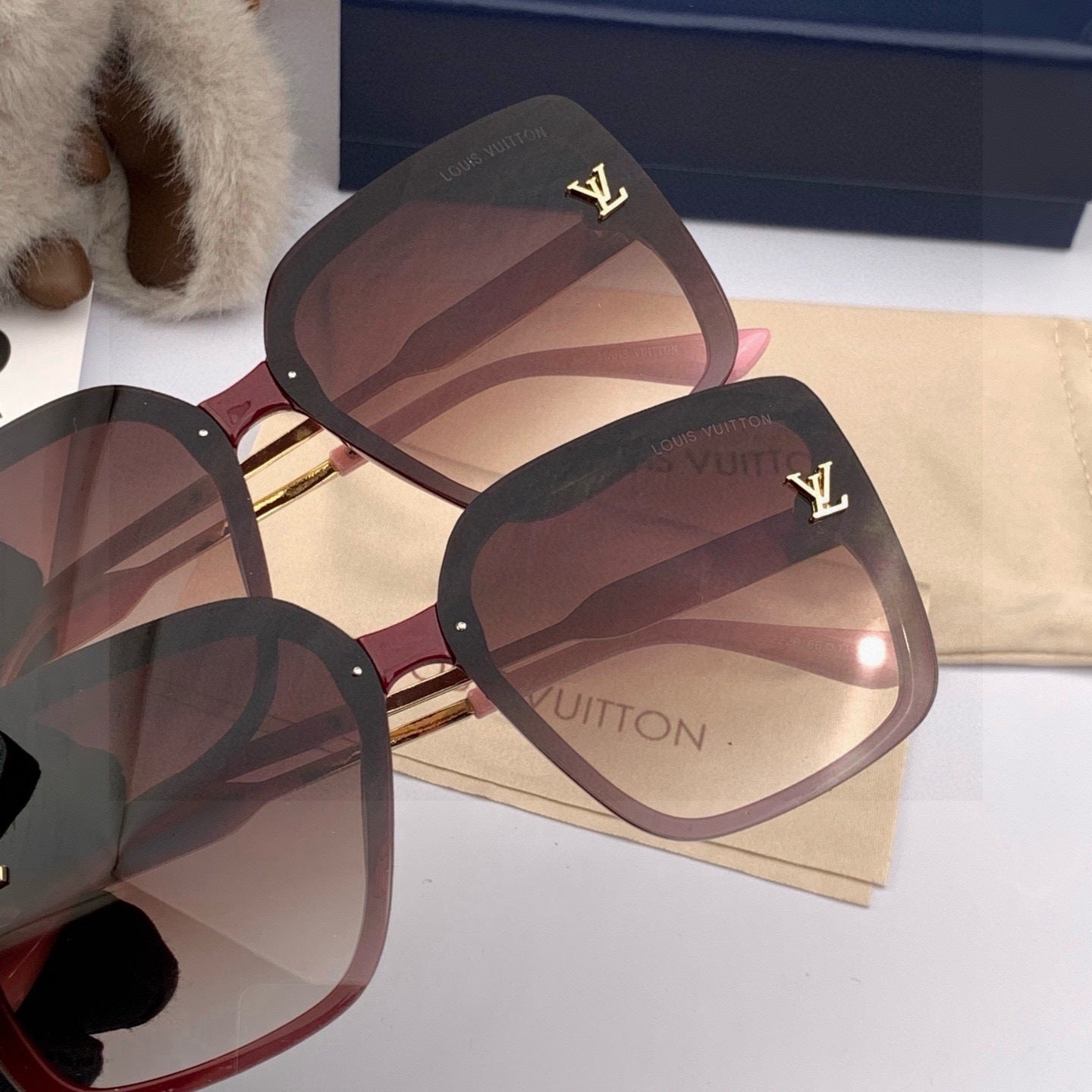 Louis Vuitton Rimless Sunglasses – Gradient Pink-Brown | Lightweight Luxury Eyewear