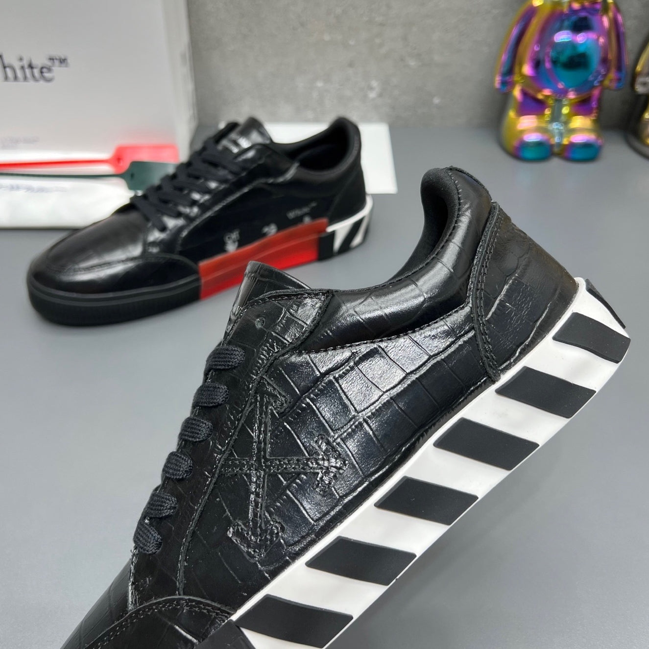 Off-White Arrow leather sneakers#36