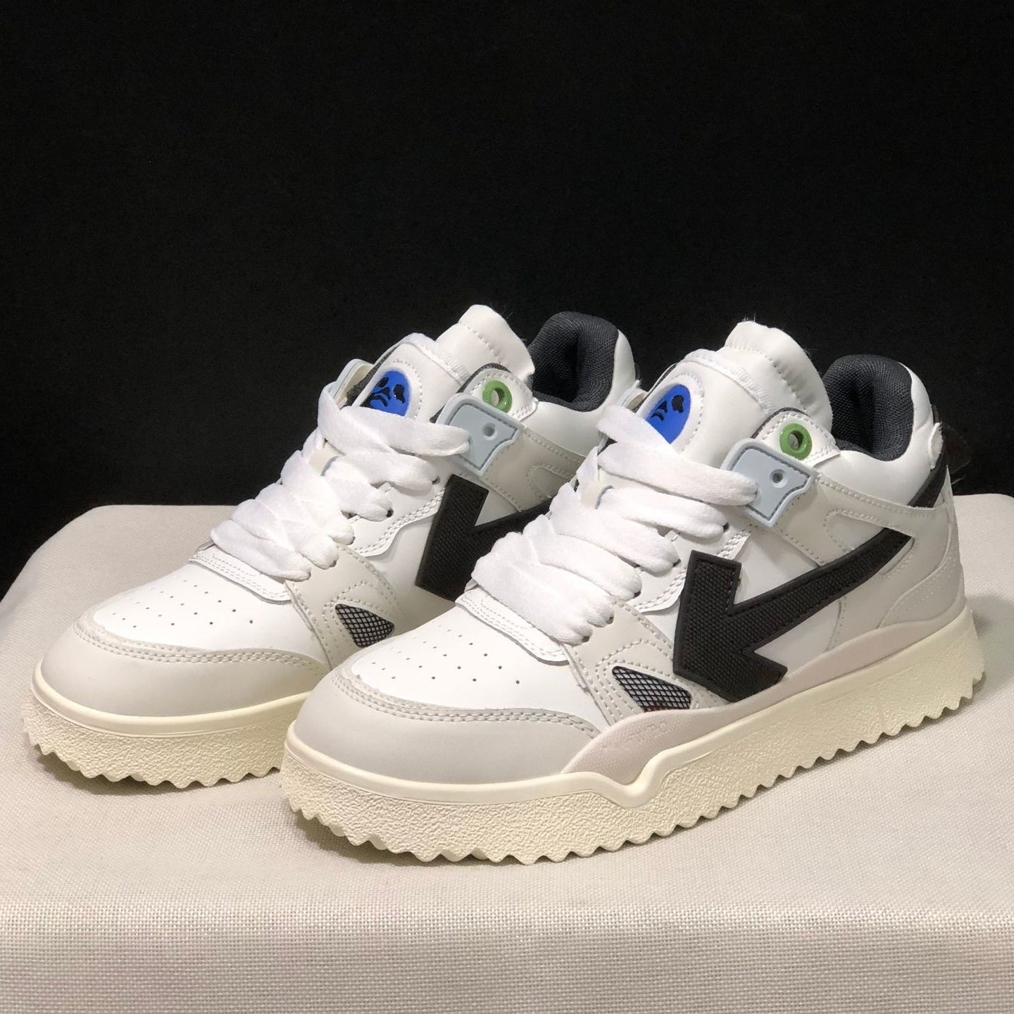 Off-White Arrow Logo Leather Sneakers #40